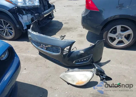 2012 Volvo S60 T5 z USA, uszkodzony, nr VIN YV1622FS9C2045613